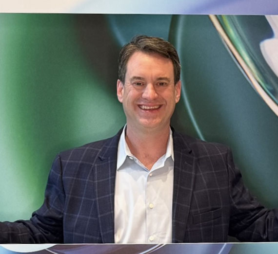 Un collage de nuevo profesorado de Gonzaga.